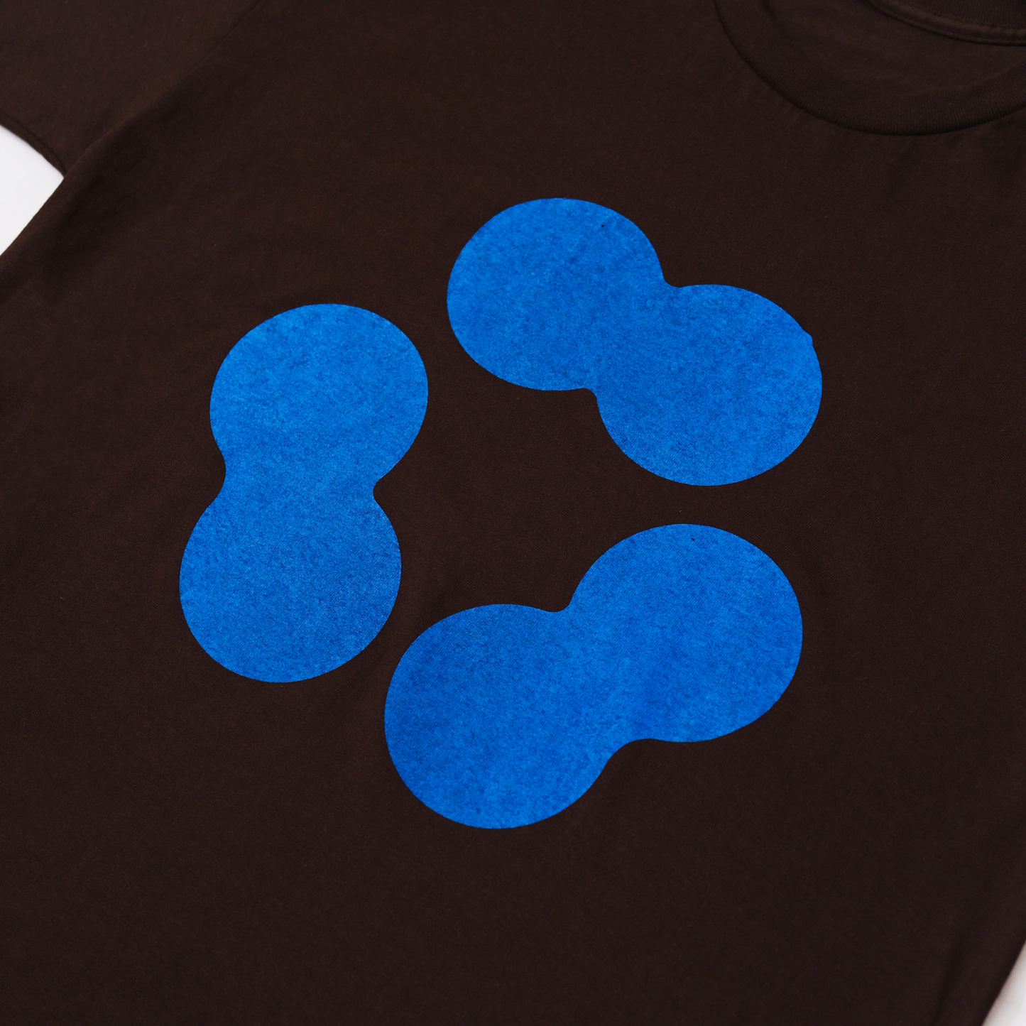 BASSVICTIM BROWN TEE